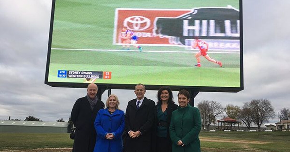 New scoreboard lights up Eureka